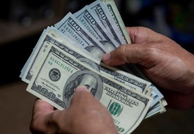 مؤشر الدولار يرتفع مقابل سلة عملات منافسة إلى 92.777