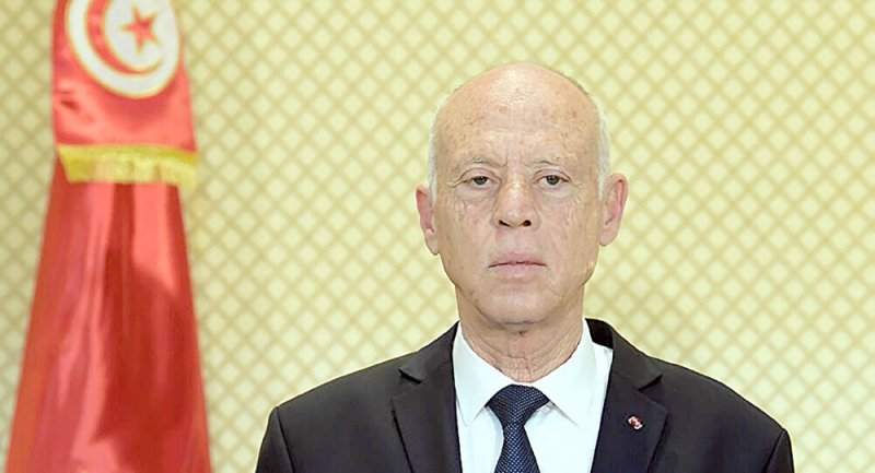 قيس سعيد يتهم النهضة ضمنيا بالتآمر على تونس