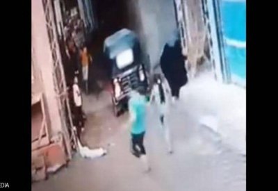 شاب مصري ينتشل طفلا "من قلب الكهرباء"