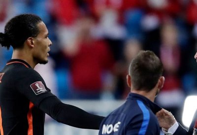 فان غال: منتخب هولندا بعيد عن الطراز العالمي
