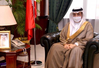 حميدان يستعرض مع السفير الكوري تجربة البحرين في المجالات العمالية والتنموية 