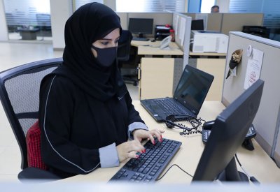 "التربية" تدرّب جميع الطلبة على الخدمات الإلكترونية التعليمية