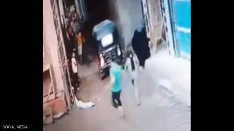 شاب مصري ينتشل طفلا "من قلب الكهرباء"