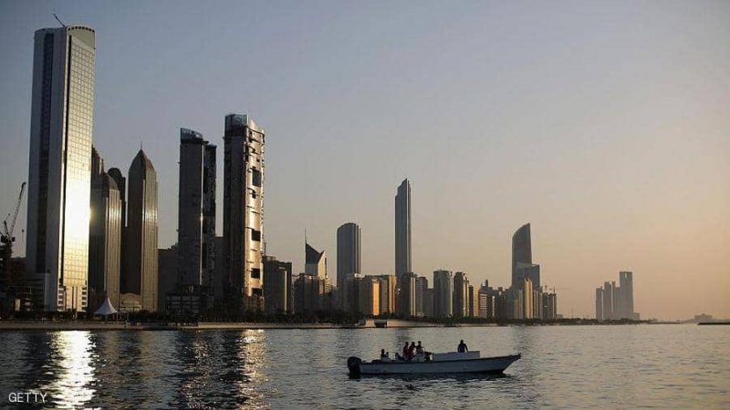 أبوظبي تلغي الحجر الصحي للمطعمين القادمين من الخارج