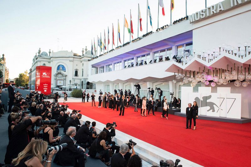 إفتتاح مهرجان فينيسيا السينمائي الدولي في دوره متجددة