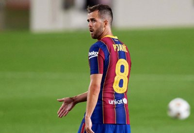 برشلونة يعلن رحيل بيانيتش