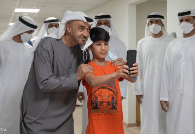 محمد بن زايد يطلع على الخدمات المقدمة للعائلات الأفغانية