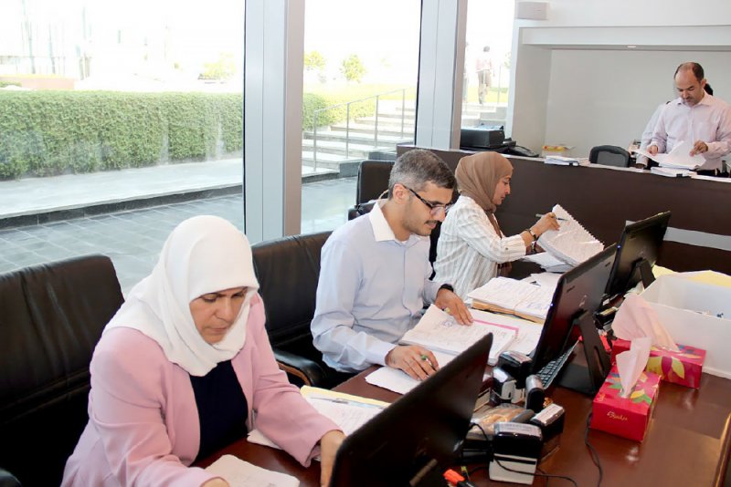“المناقصات”: 602 ألف دينار لتوريد علف لـ “الدواجن”