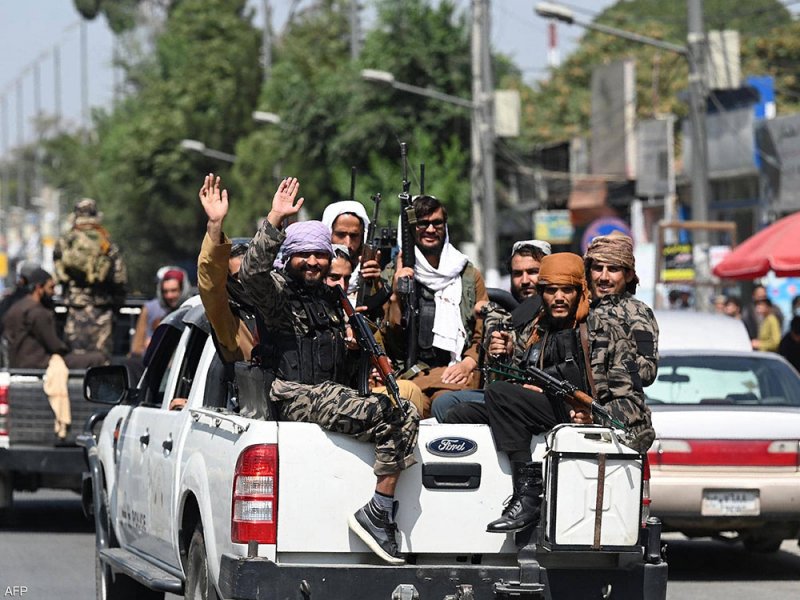طالبان تحتفل بالسيطرة على بانشير وأنباء عن سفر أحمد مسعود