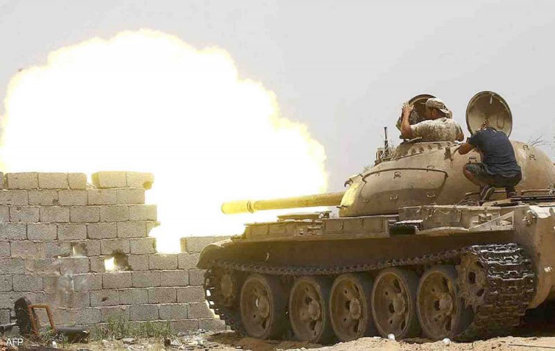 قتال بالدبابات والقذائف في العاصمة الليبية