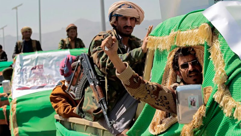 هجمات مستمرة.. الحوثي يدفع بأطفال إلى جبهات مأرب