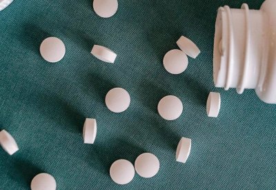 "فايزر" تختبر علاجا قائما على حبوب منع الحمل لمحاربة كورونا