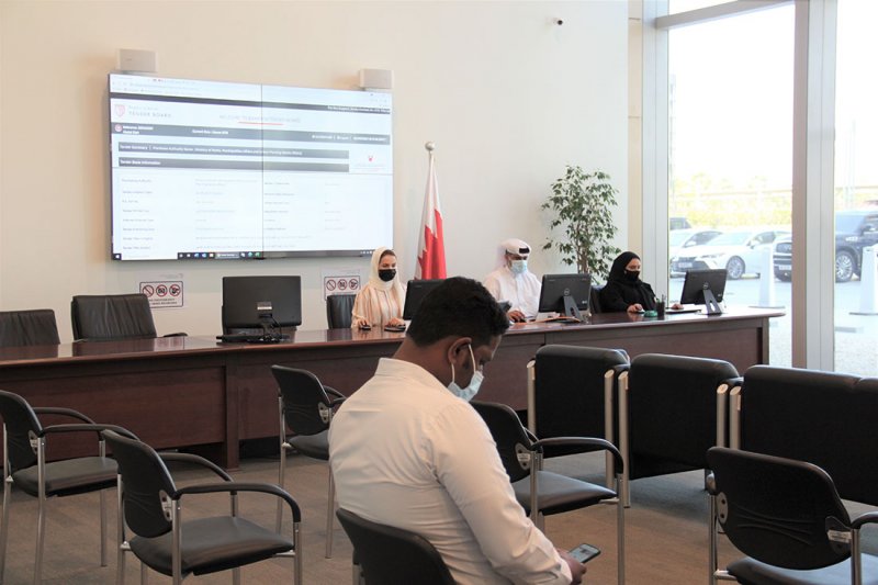 مجلس المناقصات والمزايدات يفتح مظاريف 64 عطاءً لعدد 11 مناقصة