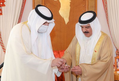 جلالة الملك المفدى يستقبل محافظ بنك الكويت المركزي