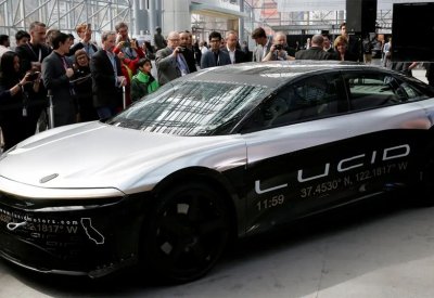 "لوسيد" تبدأ تصنيع سياراتها الكهربائية بالسعودية في 2024