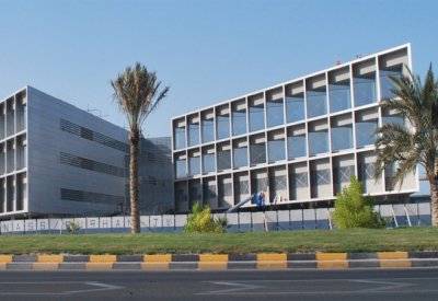 مستشفى الملك حمد الجامعي يطلق تطبيقه الخاص عبر الأجهزة الذكية