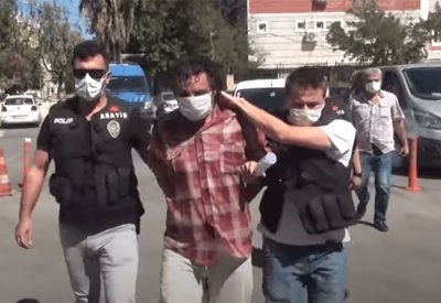 أحرق طفلته وحبسها بدورة المياه.. جريمة مروعة تهز تركيا