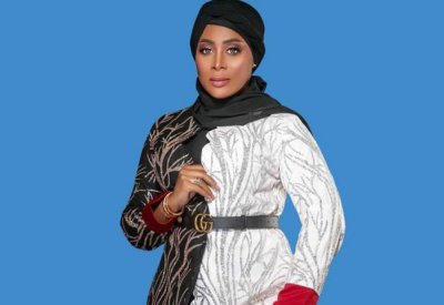 الاعلامية الكويتية ايمان تنجو من حادث مروع