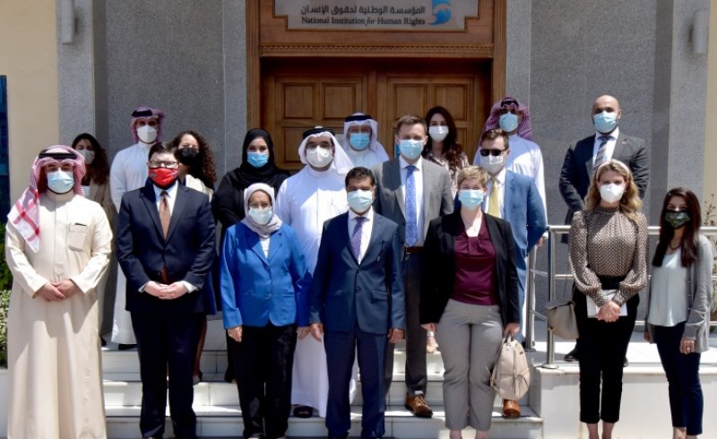 وفد من موظفي مجلسي النواب والشيوخ الأمريكي يطلعون على جهود المؤسسة الوطنية في نشر وتعزيز حقوق الإنسان