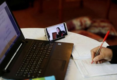 لماذا تلتزم المدارس الخاصة برفع أيام التدريس الحضوري بخلاف الحكومية؟