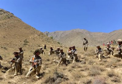 بعد فشلهم بوقف الزحف "الطالباني".. ما مصير القادة الأفغان؟