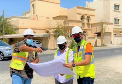 البدء بأعمال مشروع رصف الطرق الترابية بمجمع 111 في الحد 