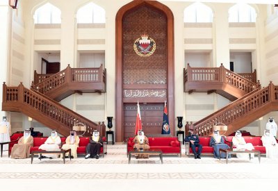 وزير الداخلية يعرب عن تقديره لرجال الأمن وأدائهم المهني المتميز ويؤكد على مواصلة عملية التطوير والتحديث وتقييم الأداء