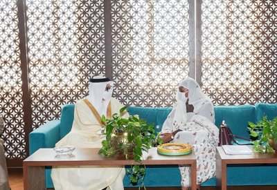 وزير الخارجية يجتمع مع وزيرة خارجية السودان
