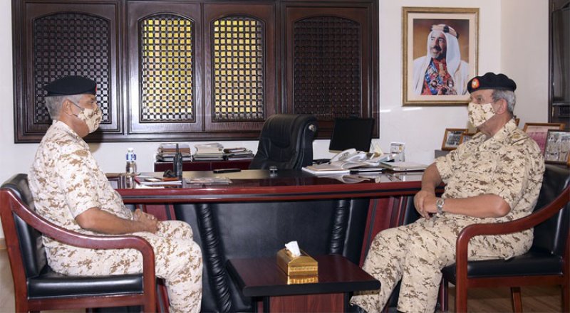القائد العام لقوة دفاع البحرين يتفقد إحدى وحدات قوة دفاع البحرين‎‎