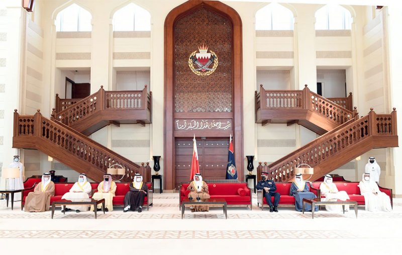 وزير الداخلية يعرب عن تقديره لرجال الأمن وأدائهم المهني المتميز ويؤكد على مواصلة عملية التطوير والتحديث وتقييم الأداء