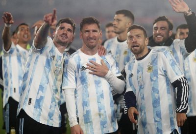 ميسي "يكتسح بوليفيا" ويتسيد القارة على حساب بيليه