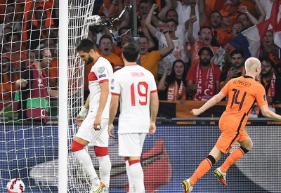 "خسارة مذلة" تطيح بمدرب المنتخب التركي