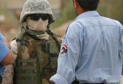 "معلوماتنا لدى الميليشيات".. مترجمون عراقيون عملوا مع الولايات المتحدة يضغطون من أجل الرحيل