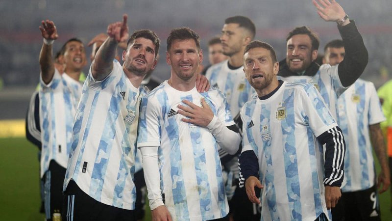 ميسي "يكتسح بوليفيا" ويتسيد القارة على حساب بيليه