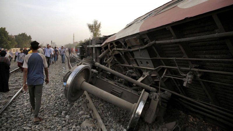 مصر.. جرحى في خروج قطار عن مساره