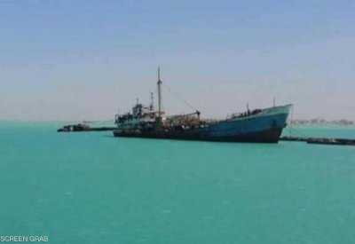 بعد إعادة افتتاحه.. استهداف حوثي لميناء المخا بقصف صاروخي
