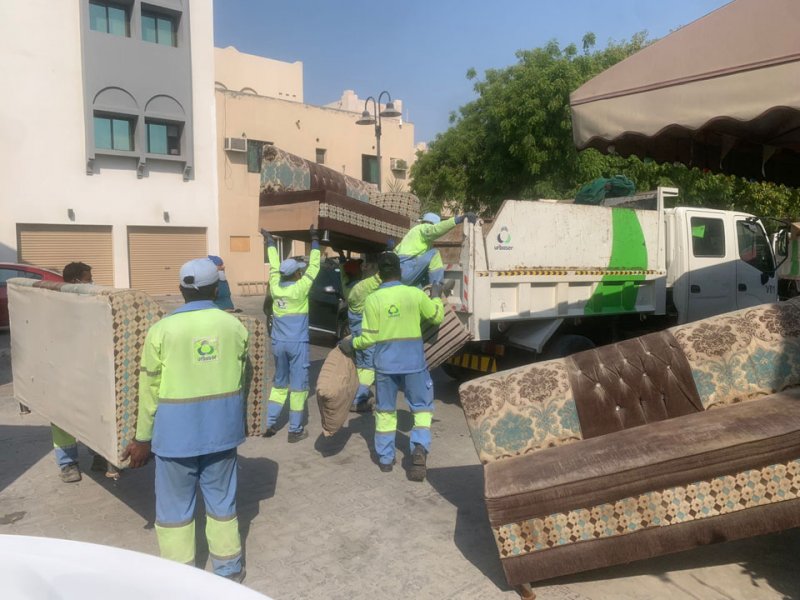 بلدية المنطقة الجنوبية تزيل نحو 940 طن أثاث مستعمل بمبادرة "أتصل لأثاثك" 