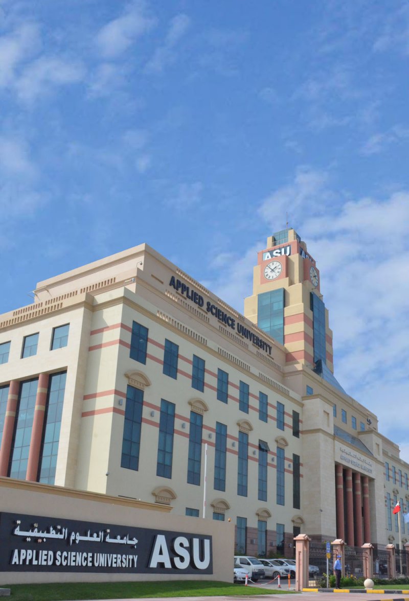 كلية الآداب والعلوم في جامعة العلوم التطبيقية.. بيئة تعليمية تركز على تنمية الجوانب الإبداعية والفكرية لدى الطلبة