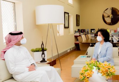 معالي الشيخة مي تستقبل الرئيس التنفيذي لمجموعة "جي إف إتش" المالية
