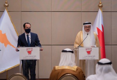 وزير الخارجية يعقد جلسة مباحثات رسمية مع معالي وزير خارجية جمهورية قبرص الصديقة