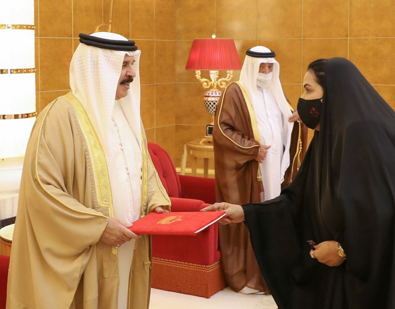 الى قائد الوطن والمحبه سيدي صاحب الجلالة الملك حمد بن عيسى الله يحفظه