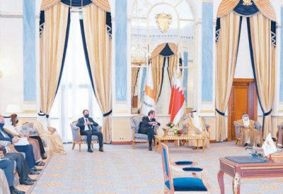 جلالة الملك المفدى يعقد جلسة مباحثات مع رئيس جمهورية قبرص