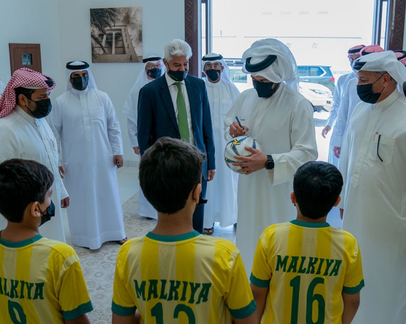 خالد بن حمد يزور ناديي اتحاد الريف والمالكية