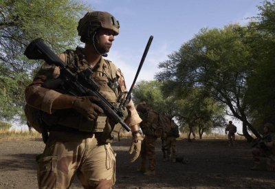 فرنسا: قواتنا قتلت زعيم "داعش" بمنطقة الصحراء الكبرى