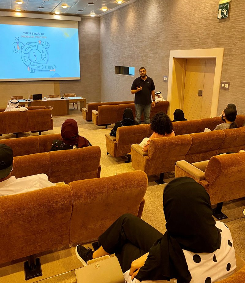 "الشباب والرياضة" تقدم ورشة تدريبية لمتطوعي جناح البحرين في إكسبو