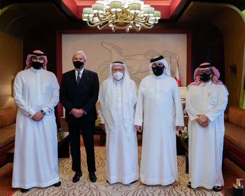 خالد بن حمد يستقبل رئيس مجلس إدارة بنك البحرين الوطني