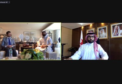 ناصر بن حمد يؤكد على أهمية تشكيل فريق عمل مشترك لتعزيز التعاون الشبابي بين البلدين
