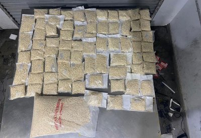 إحباط محاولة تهريب 205429 من حبوب الكبتاجون بعد اخفاءها في طرد خشبي