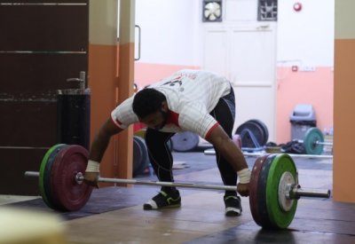 الاتحاد البحريني لرفع الأثقال يواصل استعداداته للمشاركة في عالمية الشباب والبطولة العربية