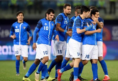 بالفيديو.. تعرف على سر ارتداء منتخب الكويت للون الأزرق!